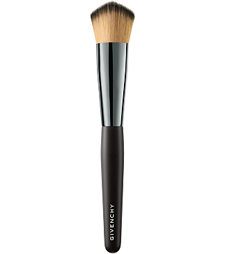 Heart-Shaped Foundation Brush